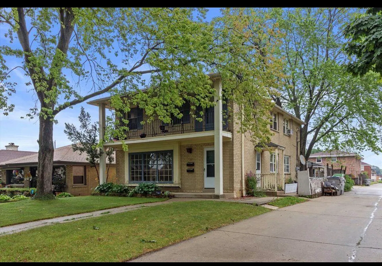 3 bed, 1110 sqft, $1,525 — Photo 1