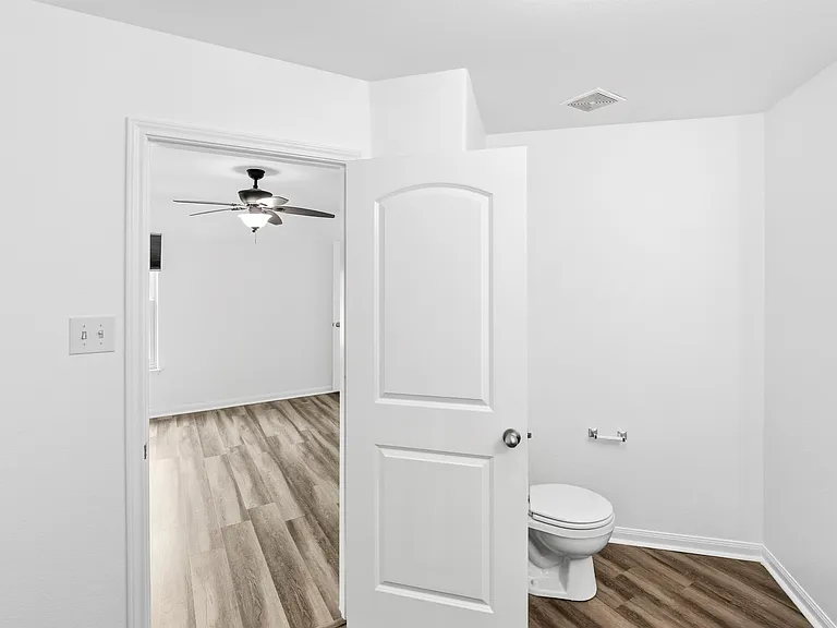 229 J E Brown Ln — Photo 17