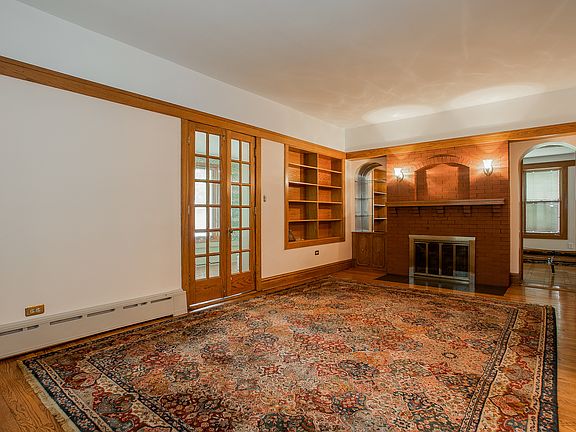 4th image of 118 N Elm Ave