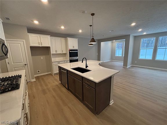 3rd image of 1725 Merlot Ln