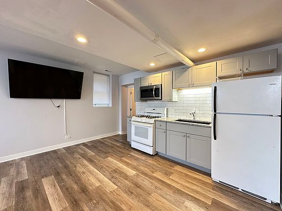 2nd image of 4826.5 W Addison St #6H