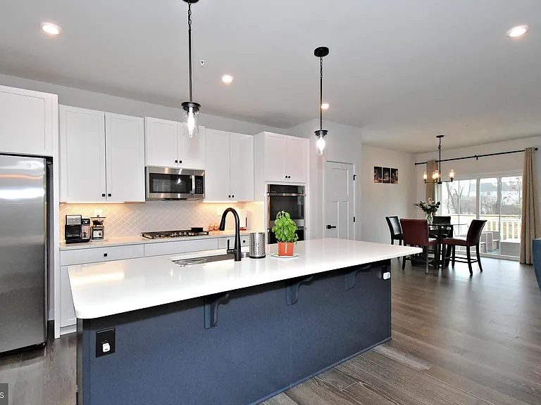 500 Sterling Dr — Photo 10