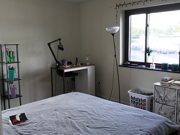 3rd image of 220 Central St APT 7