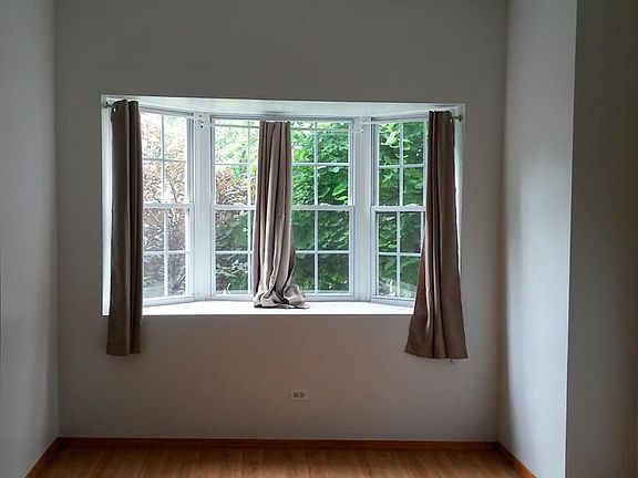 3rd image of 2556 W Cortland St APT 1F