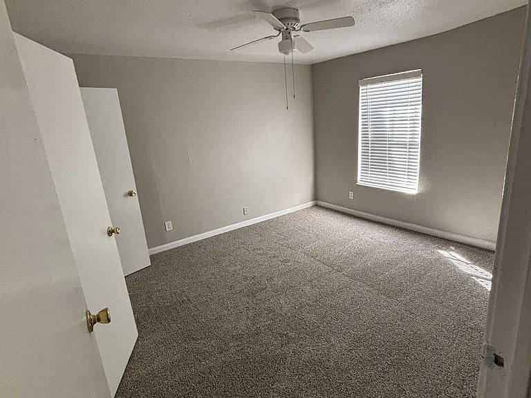 Tidwell Park Apartments — Photo 59