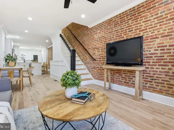 808 S Highland Ave, Baltimore, MD 21224