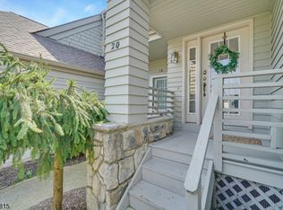 20 Harker Hill Dr #1120, Hamburg, NJ 07419