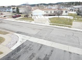 1032 Roughlock Ln, Spearfish, SD 57783