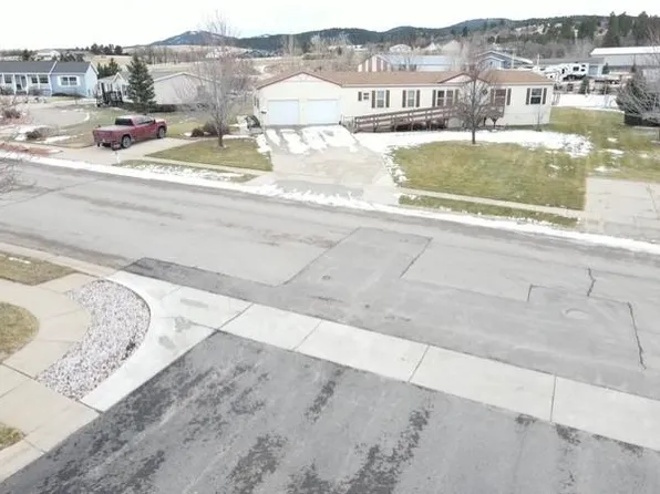 1032 Roughlock Ln, Spearfish, SD 57783