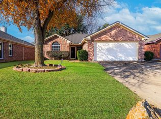 12212 Stillglen Trl, Fort Worth, TX 76114