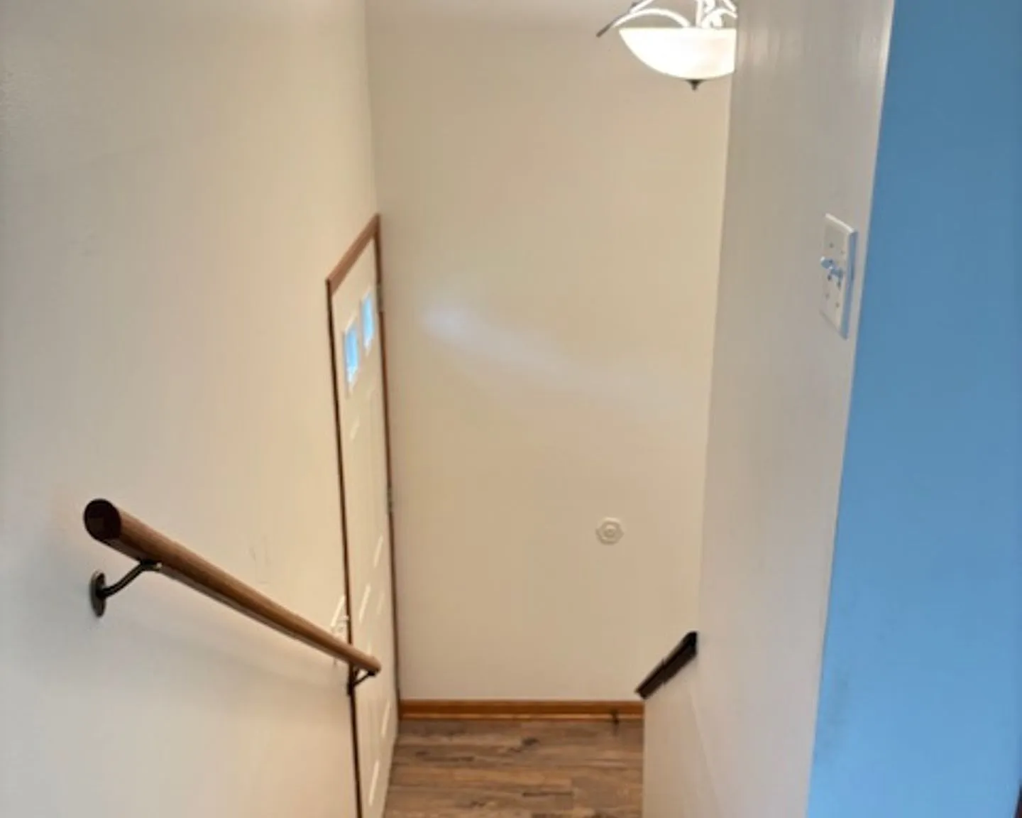 720 Lakeview Drive — Photo 2