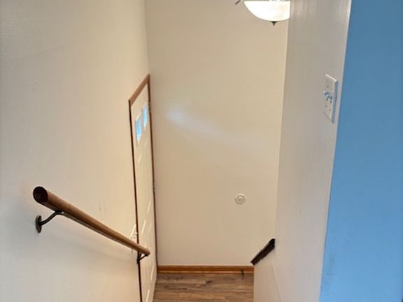 2nd image of 720 Lakeview Dr #2