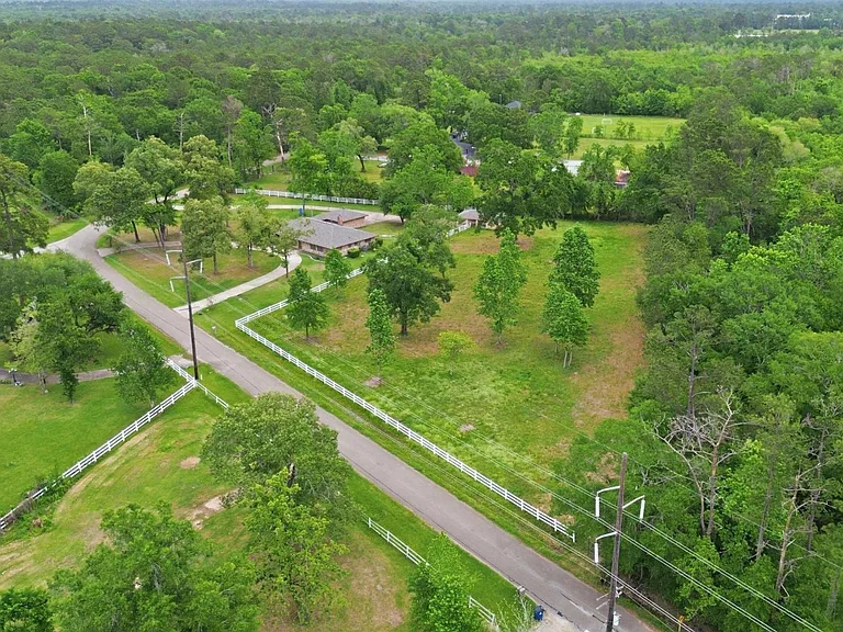 10240 Post Oak Dr — Photo 43