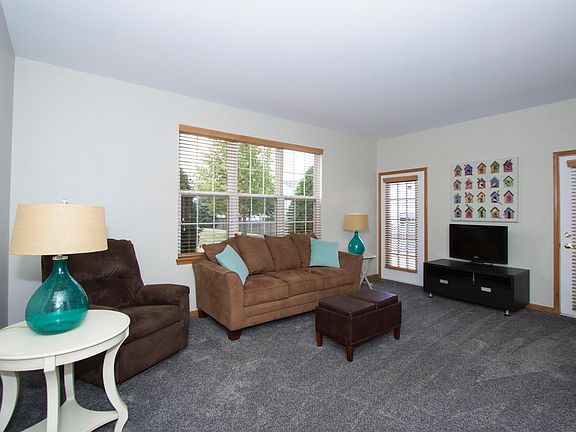 3rd image of 16414 Crescent Lake Dr