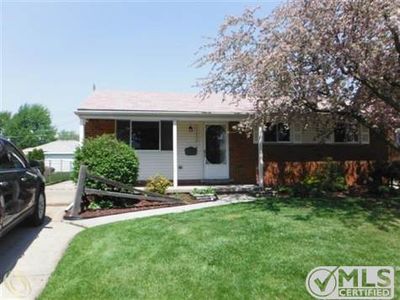 20859 Paloma St, Saint Clair Shores, MI, 48080