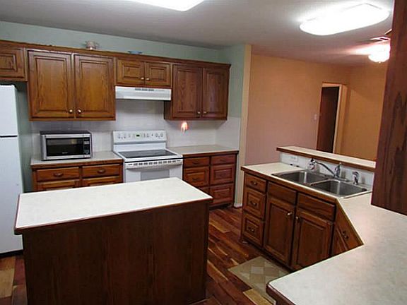 3rd image of 3521 Morgan Creek Dr