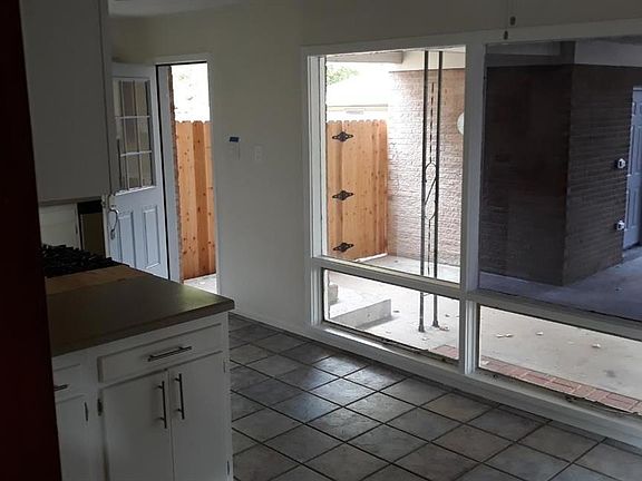 5th image of 813 Camelia Ct