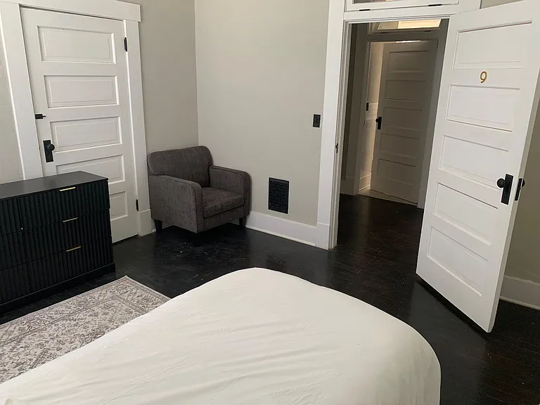 1201 N Irwin St #9 — Photo 4