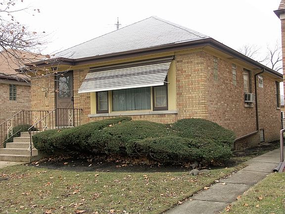 2nd image of 7280 W Palatine Ave