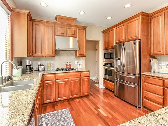 4th image of 2932 21st Avenue Ct SE