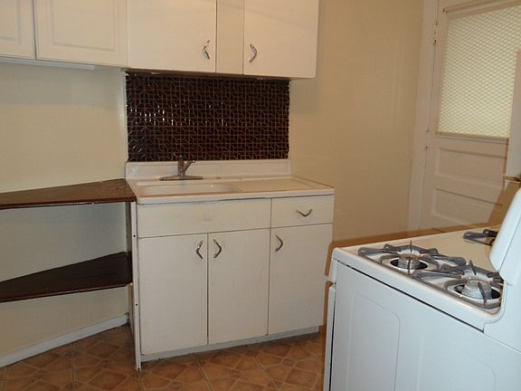 2nd image of 6404 N Hermitage Ave #2