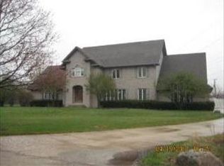 10S641 Garfield Ave, Burr Ridge, IL 60527