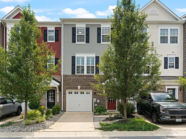 23048 Mountain Laurel Ln — Photo 1