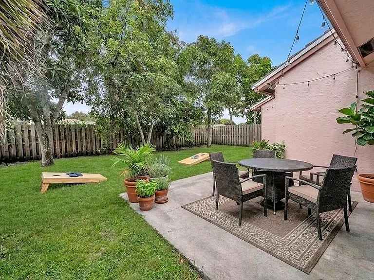 5864 Strawberry Lakes Cir — Photo 21