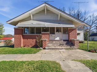 352 N Pine St, Nowata, OK 74048