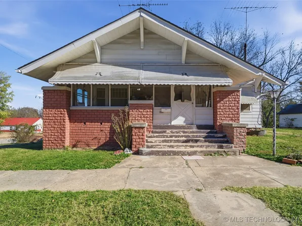 352 N Pine St, Nowata, OK 74048