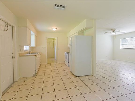 5th image of 419 Valley Dr