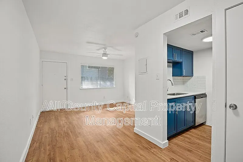 Studio, 1.0 bath, 408 sqft, $880 — Photo 4