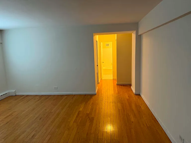 4960 N Marine Dr #419 — Photo 21