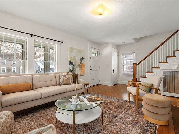 3rd image of 35 Maple Rd