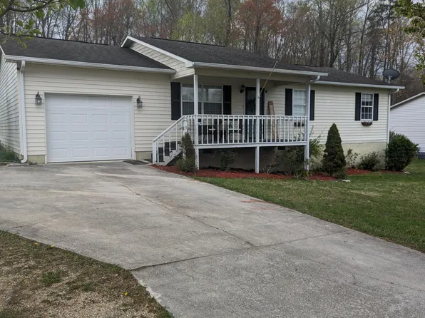 320 Moneymaker Ln, Jacksboro, TN 37757