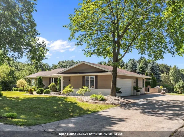 5771 Saint Ives Rd, Oshkosh, WI 54904