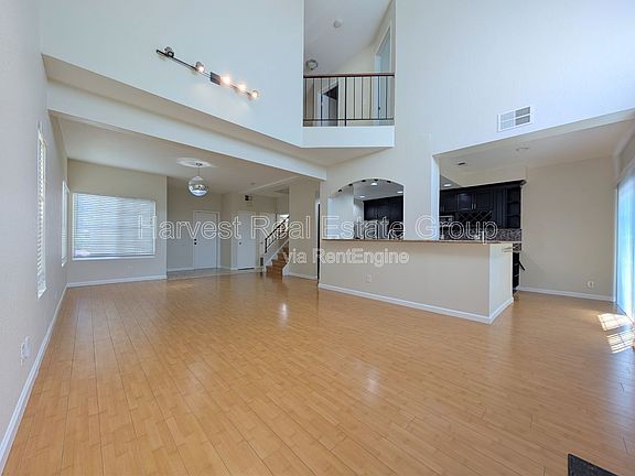 4th image of 5621 Civic Terrace Ave