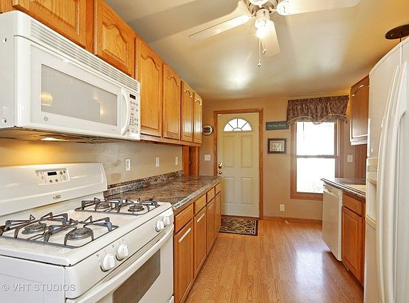 3rd image of 214 N Babcock St