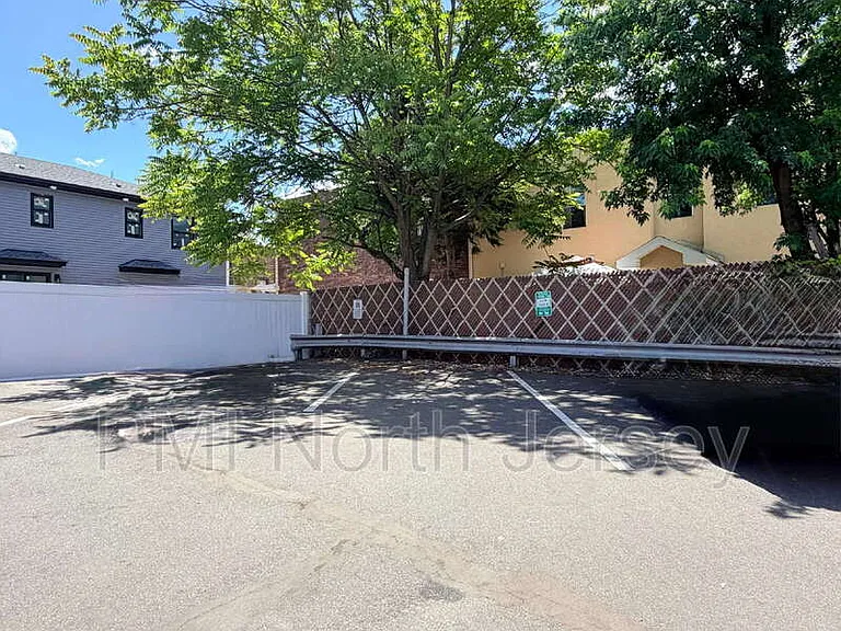 224 Macarthur Ave #B — Photo 22