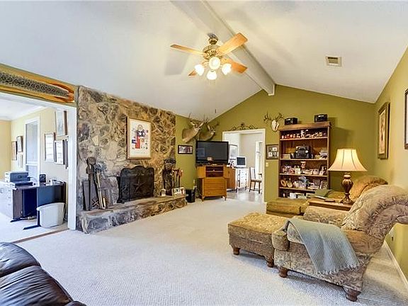 3rd image of 3412 Lynbrook Dr