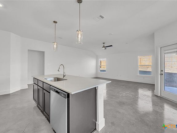 4th image of 1166 Lexington Dr