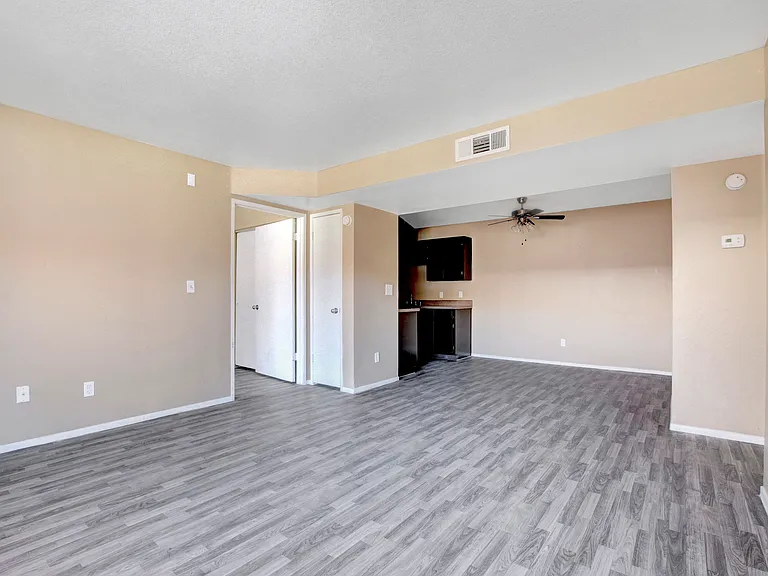 Saratoga Palms — Photo 18