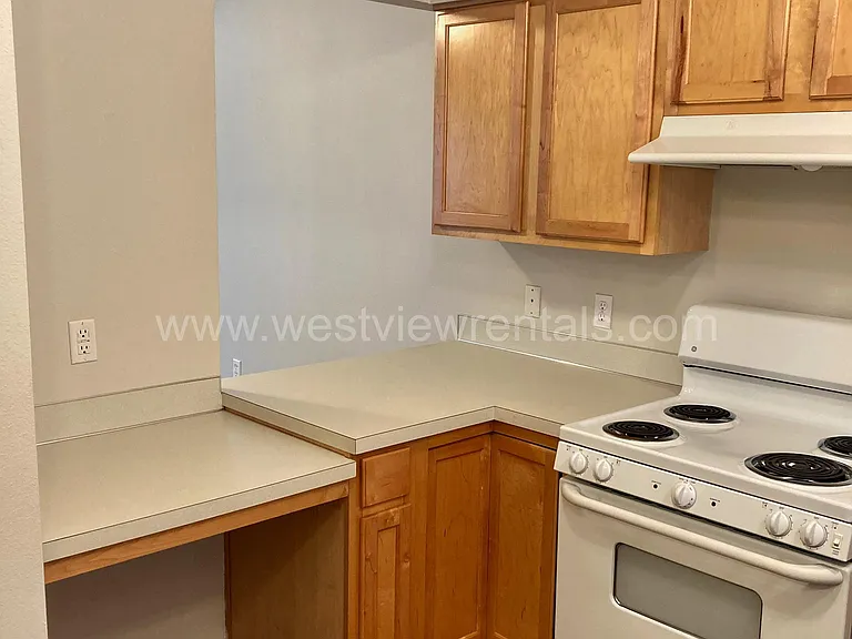 135-139 Prince Ave — Photo 185
