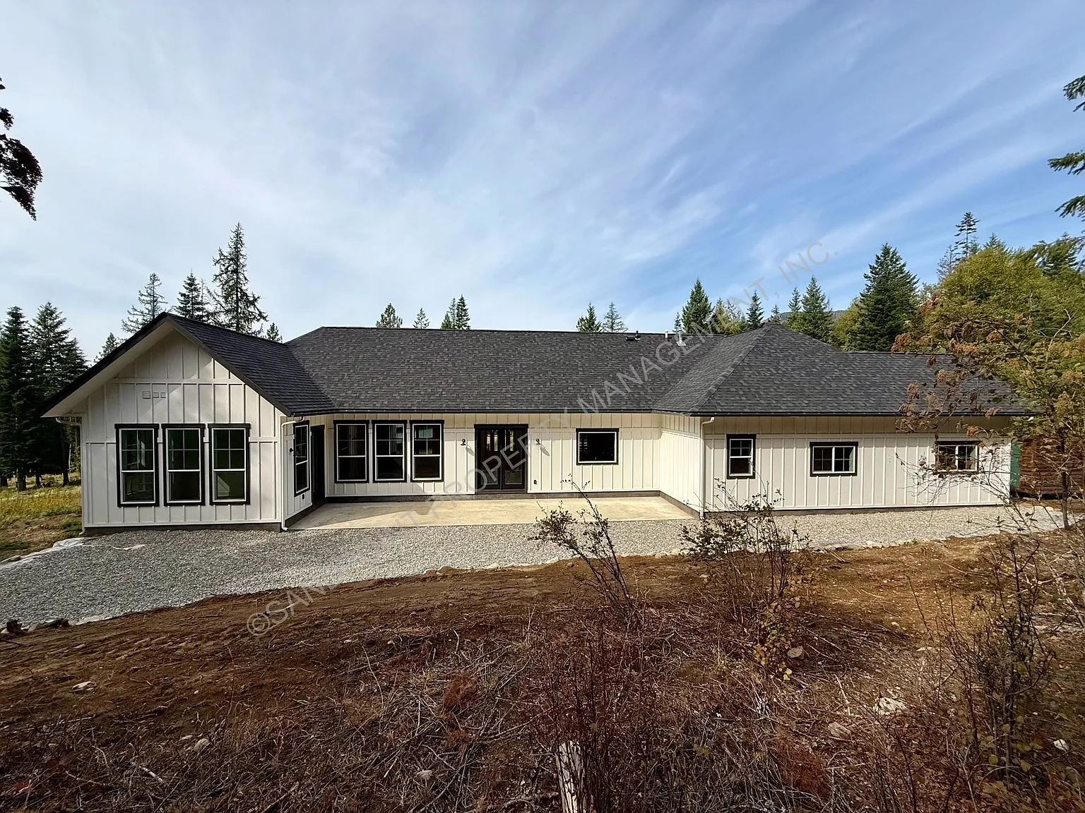 4 bed, 3.5 bath, 3700 sqft, $3,600 — Photo 4