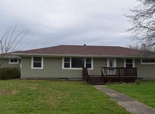 103 4th St, Winchester, KS 66097