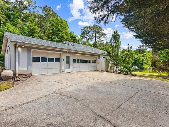 2nd image of 100 Catie Cir