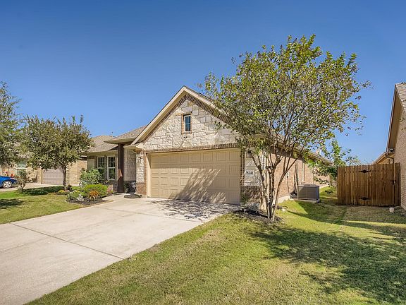 2nd image of 8241 Arezzo Dr