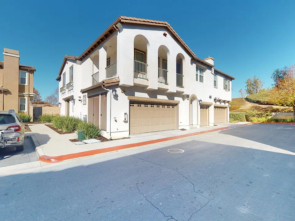 42941 Calle Cristal