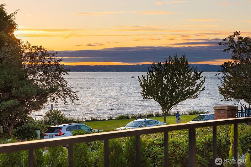 2nd image of 6436 Lake Washington Boulevard NE #5