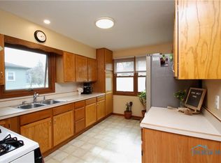 5744 Roan Rd, Sylvania, OH 43560